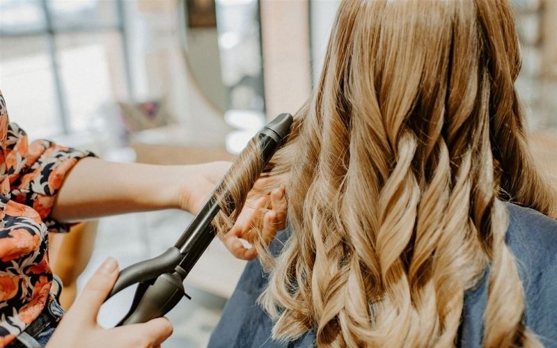 How to Style Wavy Hair with Heat Tools