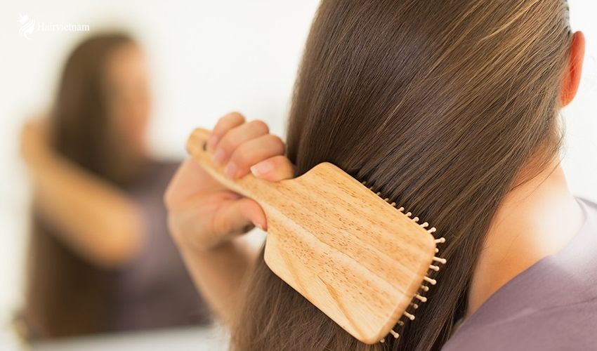 How to brush dry hair